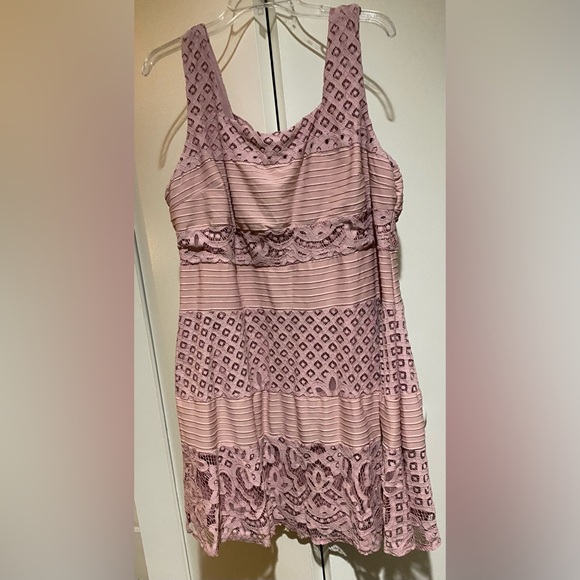 always indigo Dresses & Skirts - Lace Pattern Mini Dress in Dusty Pink